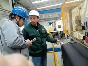 軟飾車間邀請吸覆機廠家到廠指導，助力技術推廣與效率提升